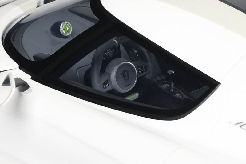 Load image into Gallery viewer, Koenigsegg JESKO CRYSTAL WHITE 2019 GT SPIRIT 1:12
