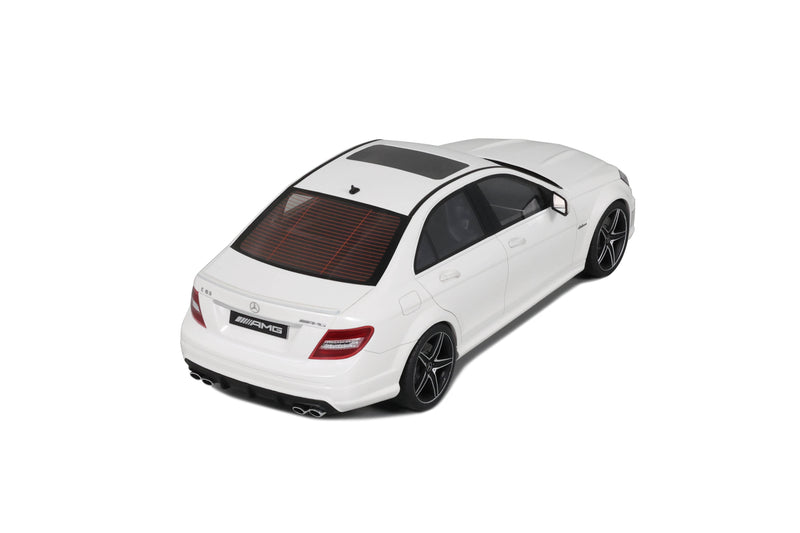 Load image into Gallery viewer, Mercedes-Benz C63 AMG DIAMOND WHITE 2007 GT SPIRIT 1:18
