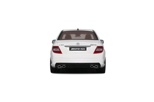 Mercedes-Benz C63 AMG DIAMOND WHITE 2007 GT SPIRIT 1:18