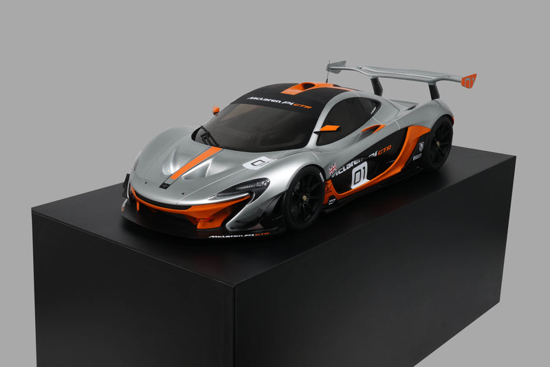 Chargez l'image dans la visionneuse de la galerie, MCLAREN P1 GTR GRIS PEBBLE BEACH 2014 GT SPIRIT 1:8
