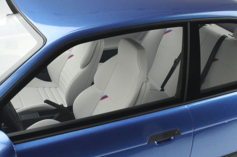 Laad de afbeelding in de Gallery-viewer, BMW M3 (E36) 3.2L COUPÉ 1995 BLAUW GT SPIRIT 1:8

