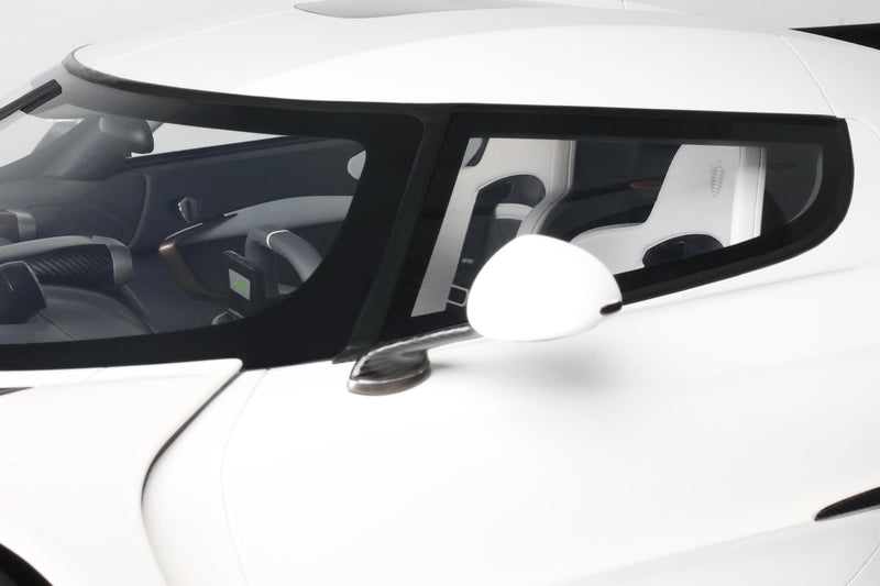 Load image into Gallery viewer, Koenigsegg JESKO WHITE 2019 GT SPIRIT 1:8
