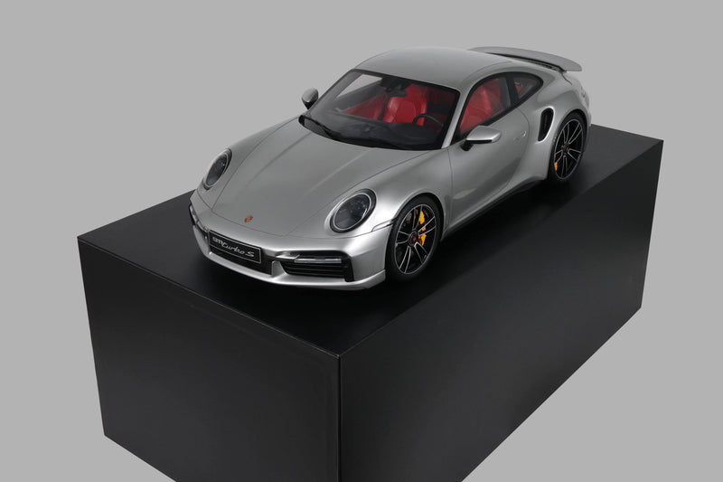 Load image into Gallery viewer, PORSCHE 911 [992.1] TURBO S SILVER 2020 GT SPIRIT 1:8
