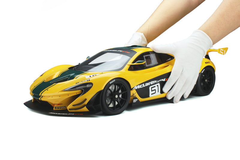 Laad de afbeelding in de Gallery-viewer, MCLAREN P1 GTR INTERNATIONALE AUTOSALON VAN GENÈVE #51 2015 GT SPIRIT 1:8
