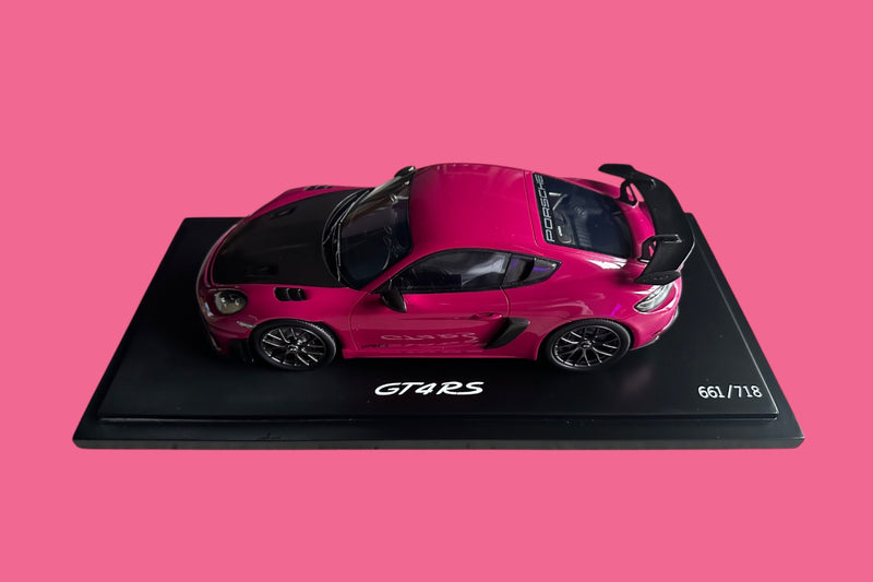 Load image into Gallery viewer, Porsche 718 CAYMAN GT4 RS (982) Purple with Case - LIMITED EDITION 718 pieces - PORSCHE DEALERMODEL 1:18
