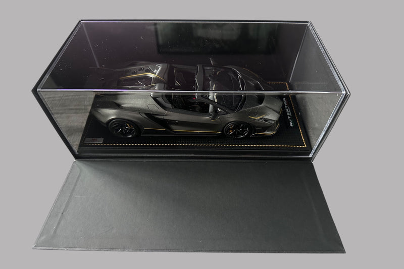 Load image into Gallery viewer, LAMBORGHINI AUTÉNTICA GRAY/YELLOW with display case &amp; leather base (LIMITED EDITION 399 pieces) MR COLLECTION MODELS 1:18
