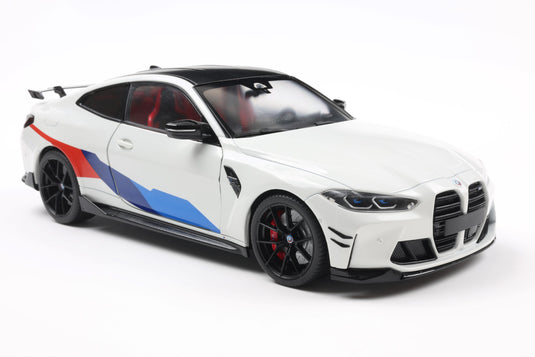 Bmw M4 PERFORMANCE PARTS WHITE & M DECO 2025 SOLIDO 1:18