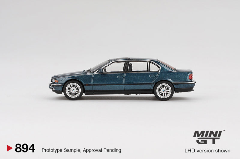 Load image into Gallery viewer, Bmw 750 IL (E38) SORRENTO BLUE METALLIC 1998 (LHD) MINI GT 1:64
