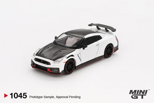 Nissan GTR (35) NISMO BLANC 2024 (LHD) MINI GT 1:64