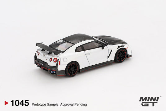 Nissan GTR (35) NISMO BLANC 2024 (LHD) MINI GT 1:64