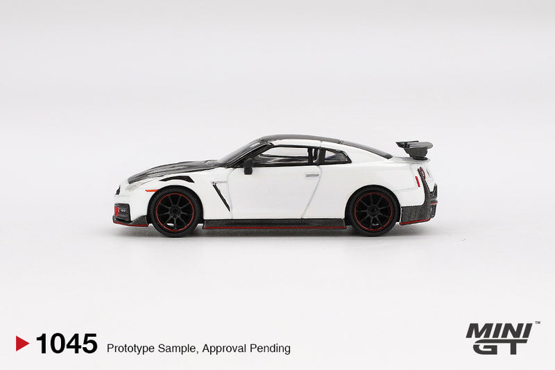 Chargez l'image dans la visionneuse de la galerie, Nissan GTR (35) NISMO BLANC 2024 (LHD) MINI GT 1:64
