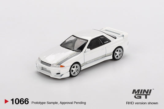 Nissan SKYLINE GT-R (R32) VEILSIDE COMBAT C-I WHITE 2011 (RHD) MINI GT 1:64