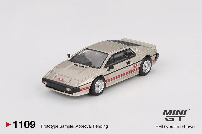 Load image into Gallery viewer, Lotus ESPRIT TURBO METALLIC SILVER 1980 MINI GT 1:64
