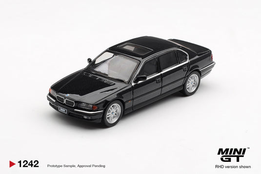 BMW 750IL (E38) BLACK SAPPHIRE 1999 MINI GT 1:64
