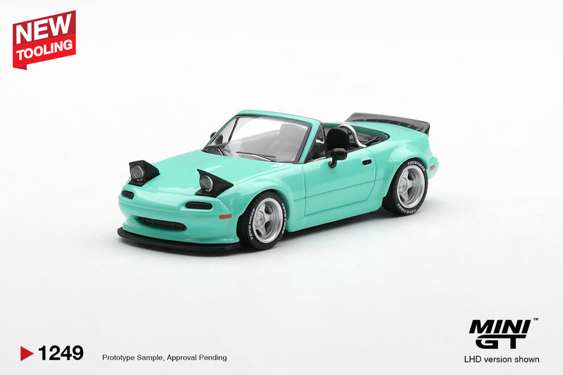 Laad de afbeelding in de Gallery-viewer, MAZDA MX5 (NA) PANDEM BODYKIT MINTGROEN 2026 MINI GT 1:64
