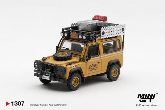 LAND ROVER DEFENDER 90 ÉQUIPE CAMEL TROPHY JAPON CAMEL TROPHY BORNEO 1985 MINI GT 1:64