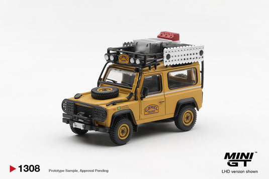 LAND ROVER DEFENDER 90 ÉQUIPE CAMEL TROPHY BRÉSIL CAMEL TROPHY BORNEO 1985 MINI GT 1:64