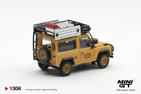 LAND ROVER DEFENDER 90 ÉQUIPE CAMEL TROPHY BRÉSIL CAMEL TROPHY BORNEO 1985 MINI GT 1:64