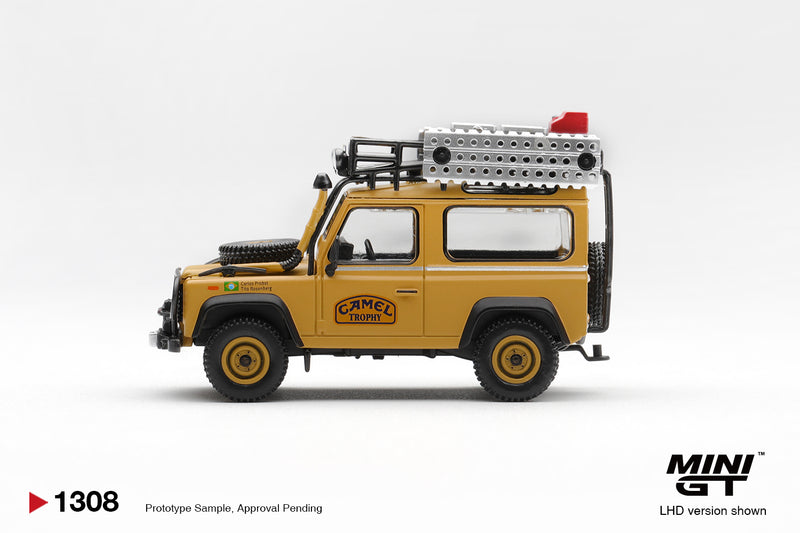 Chargez l'image dans la visionneuse de la galerie, LAND ROVER DEFENDER 90 ÉQUIPE CAMEL TROPHY BRÉSIL CAMEL TROPHY BORNEO 1985 MINI GT 1:64
