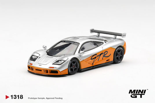 MCLAREN F1 GTR PRESENTATION 1995 MINI GT 1:64