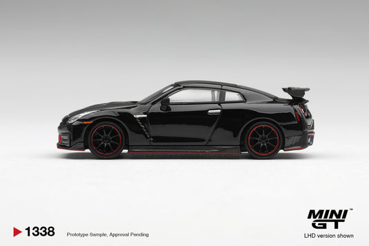 NISSAN GT-R R35 NISMO BLACK 2024 MINI GT 1:64