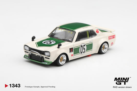 NISSAN SKYLINE GT-R (KPGC10) LB-WORKS HAKOSUKA WHITE-GREEN 1971 MINI GT 1:64