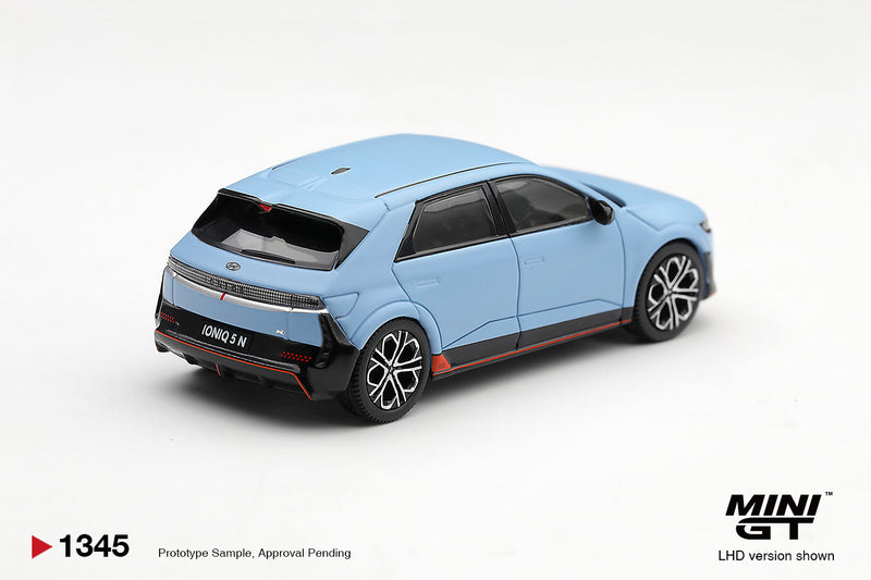 Laad de afbeelding in de Gallery-viewer, HYUNDAI IONIQ 5 N PERFORMANCE MATBLAUW MINI GT 1:64
