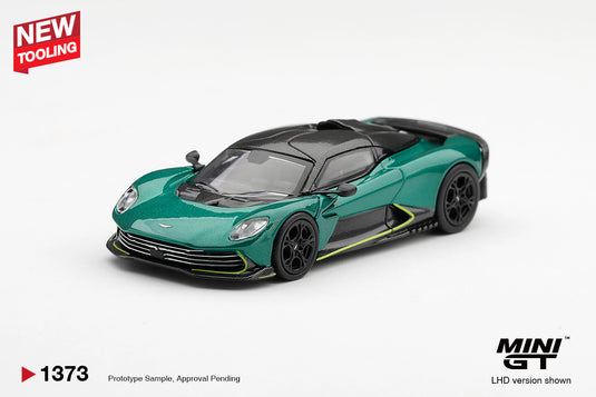 ASTON MARTIN VALHALLA PODIUM VERT 2025 MINI GT 1:64