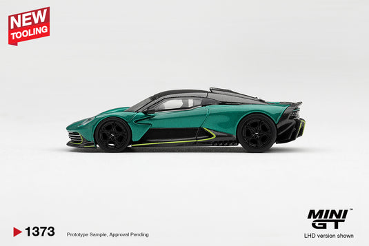 ASTON MARTIN VALHALLA PODIUM VERT 2025 MINI GT 1:64