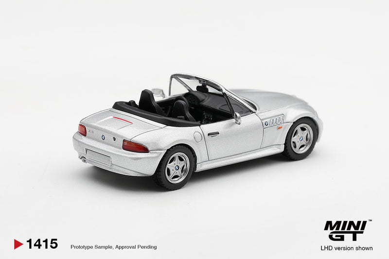 Load image into Gallery viewer, BMW Z3 2,8I TITANIUM SILVER 1997 MINI GT 1:64
