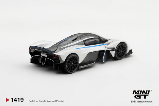 ASTON MARTIN VALKYRIE ESCAPING WHITE 2021 MINI GT 1:64