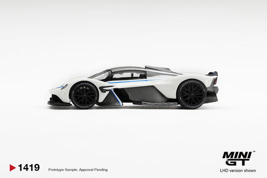 ASTON MARTIN VALKYRIE ESCAPING WHITE 2021 MINI GT 1:64