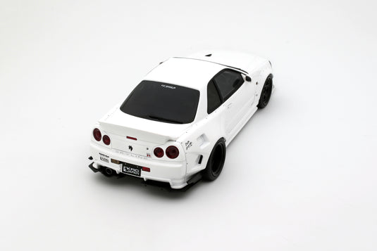 Nissan SKYLINE GT-R (BNR34) BY KRC PEARL WHITE QX1 2019 OTTOmobile 1:18