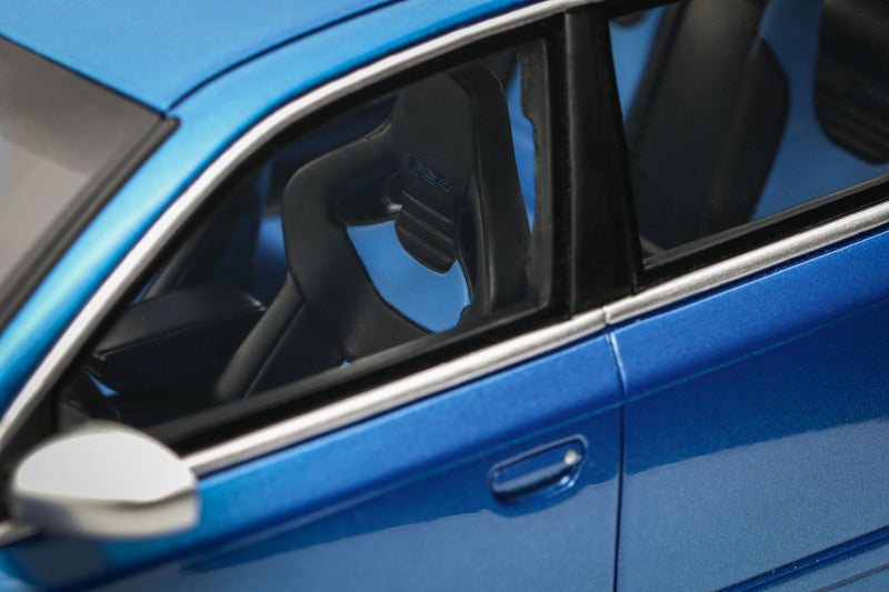 Laad de afbeelding in de Gallery-viewer, AUDI RS 4 B7 SEDAN SPRINT BLAUW 2007 OTTOmobile 1:18
