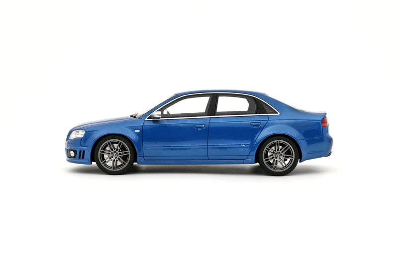 Laad de afbeelding in de Gallery-viewer, AUDI RS 4 B7 SEDAN SPRINT BLAUW 2007 OTTOmobile 1:18
