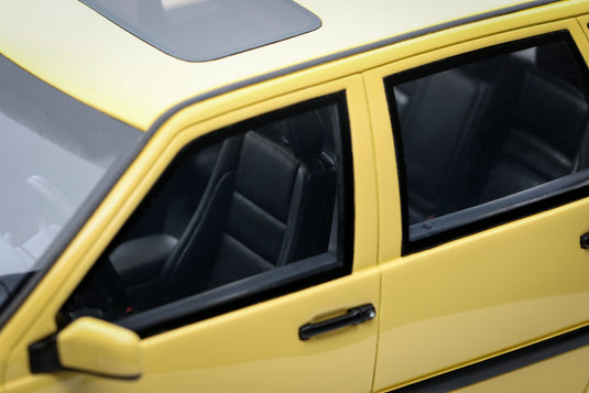 VOLVO 850 T-5R CREAM YELLOW 1996 OTTOmobile 1:18