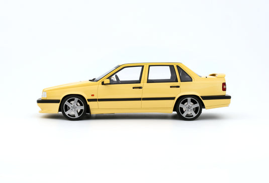 VOLVO 850 T-5R CREAM YELLOW 1996 OTTOmobile 1:18