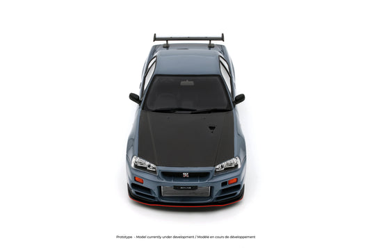 NISSAN SKYLINE GT-R (BNR34) WITH BODY KIT GRIS 2025 OTTOmobile 1:18