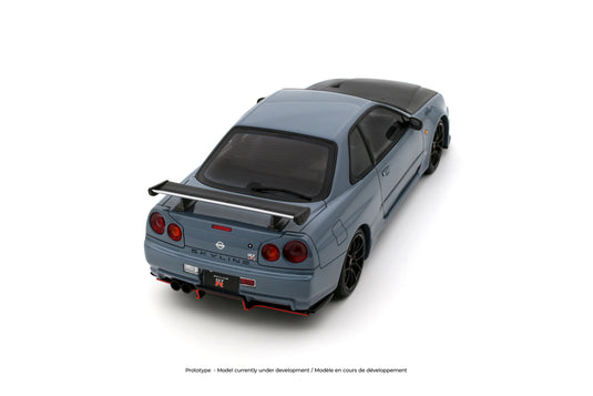 NISSAN SKYLINE GT-R (BNR34) WITH BODY KIT GRIS 2025 OTTOmobile 1:18