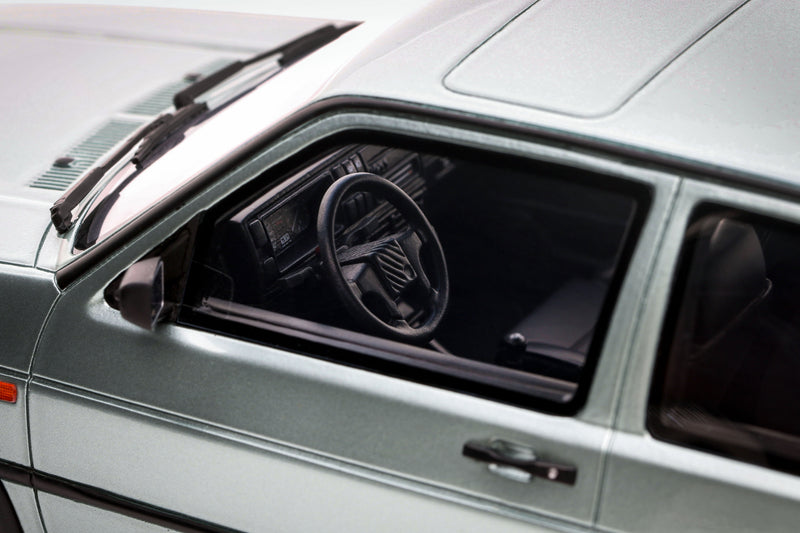 Chargez l'image dans la visionneuse de la galerie, VOLKSWAGEN GOLF II GTI "STANCE" VERT CALYPSO 1991 OTTOmobile 1:18
