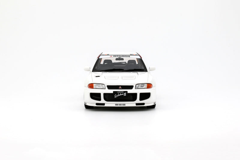 Laad de afbeelding in de Gallery-viewer, MITSUBISHI LANCER EVO III SCOTIA WIT W83 1995 OTTOmobile 1:18
