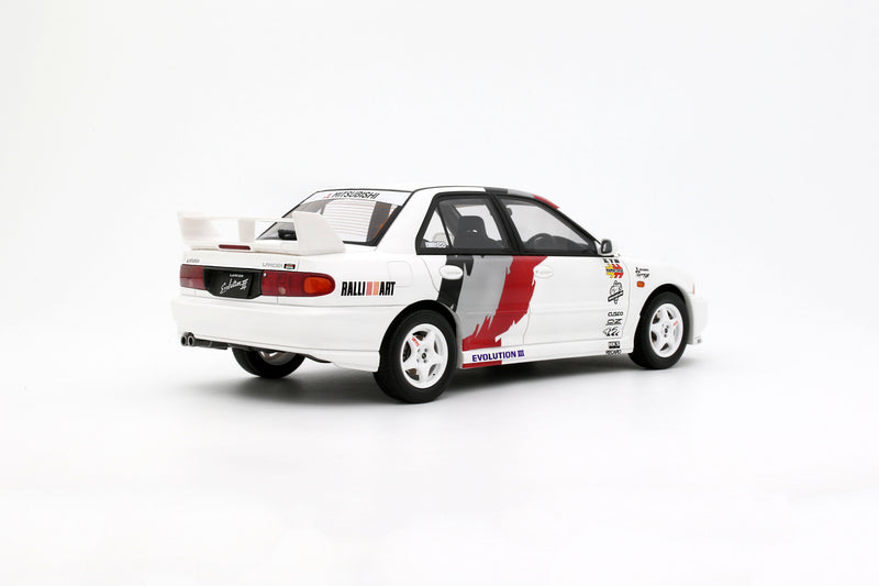 Laad de afbeelding in de Gallery-viewer, MITSUBISHI LANCER EVO III SCOTIA WIT W83 1995 OTTOmobile 1:18
