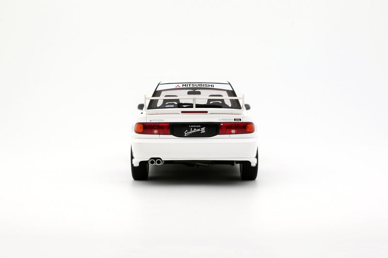 Laad de afbeelding in de Gallery-viewer, MITSUBISHI LANCER EVO III SCOTIA WIT W83 1995 OTTOmobile 1:18

