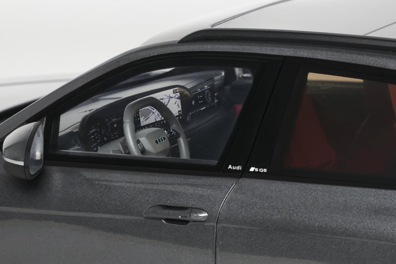 Chargez l'image dans la visionneuse de la galerie, AUDI SQ5 TFSI GRIS 2025 OTTOmobile 1:18
