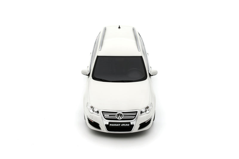 Laad de afbeelding in de Gallery-viewer, VOLKSWAGEN PASSAT (B6) R36 VARIANT WIT 2008 OTTOmobile 1:18
