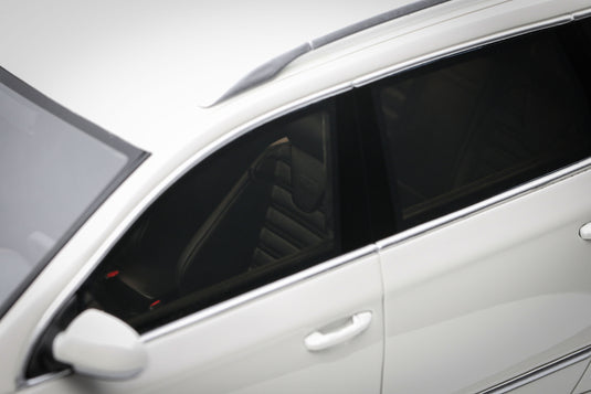 VOLKSWAGEN PASSAT (B6) R36 VARIANT WIT 2008 OTTOmobile 1:18