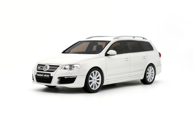 Laad de afbeelding in de Gallery-viewer, VOLKSWAGEN PASSAT (B6) R36 VARIANT WIT 2008 OTTOmobile 1:18
