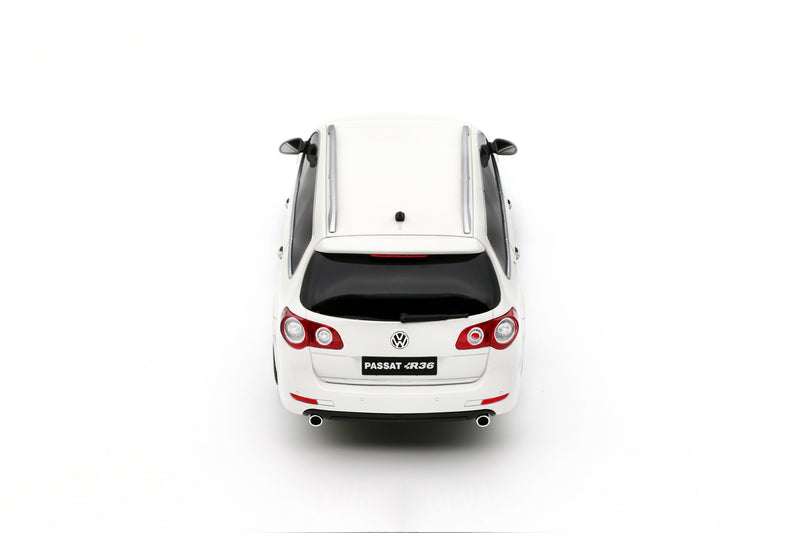 Laad de afbeelding in de Gallery-viewer, VOLKSWAGEN PASSAT (B6) R36 VARIANT WIT 2008 OTTOmobile 1:18
