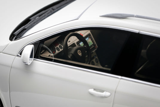 VOLKSWAGEN PASSAT (B6) R36 VARIANT WIT 2008 OTTOmobile 1:18