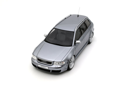 AUDI RS 4 (B5) AVANT "STANCED" AVUS ARGENTÉ 2025 OTTOmobile 1:18